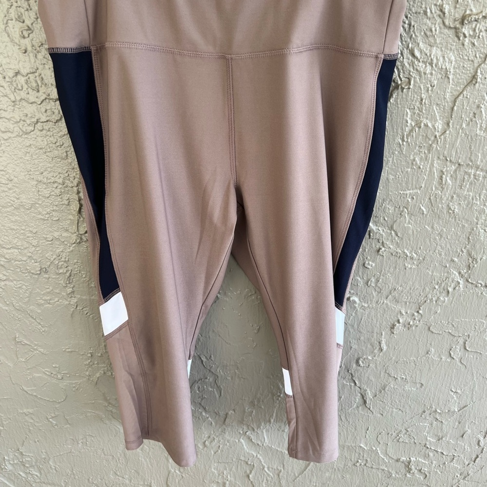 High Waist Tan and Black Leggings with Stretchy Fit